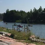 With Own Beach, Seaterrace & Pavillion. Dom wakacyjny Maarianhamina