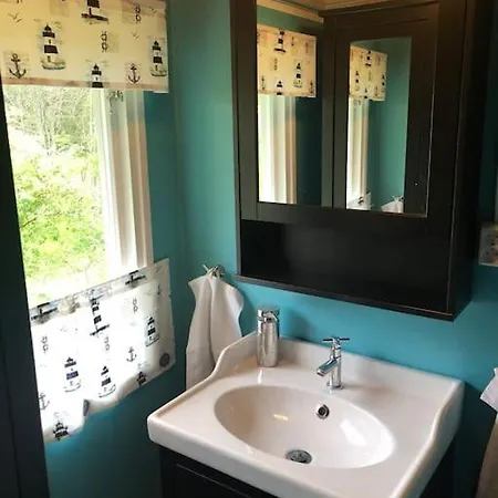 With Own Beach, Seaterrace & Pavillion. Сasa de vacaciones Mariehamn