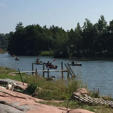 With Own Beach, Seaterrace & Pavillion. Semesterbostad Mariehamn