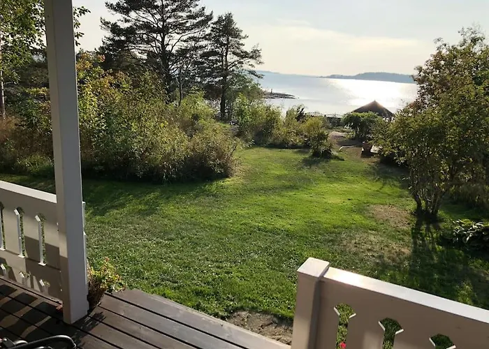 Loma-asunnot With Own Beach, Seaterrace & Pavillion. Maarianhamina