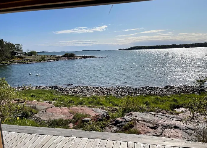 Holiday home With Own Beach, Seaterrace & Pavillion. Mariehamn